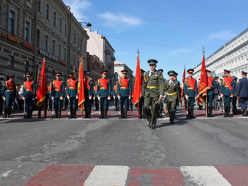 Мероприятия 11 мая в санкт петербурге. Парад 2011. Ветеран на Невском. Шествие ветеранов на Невском с Волгой.